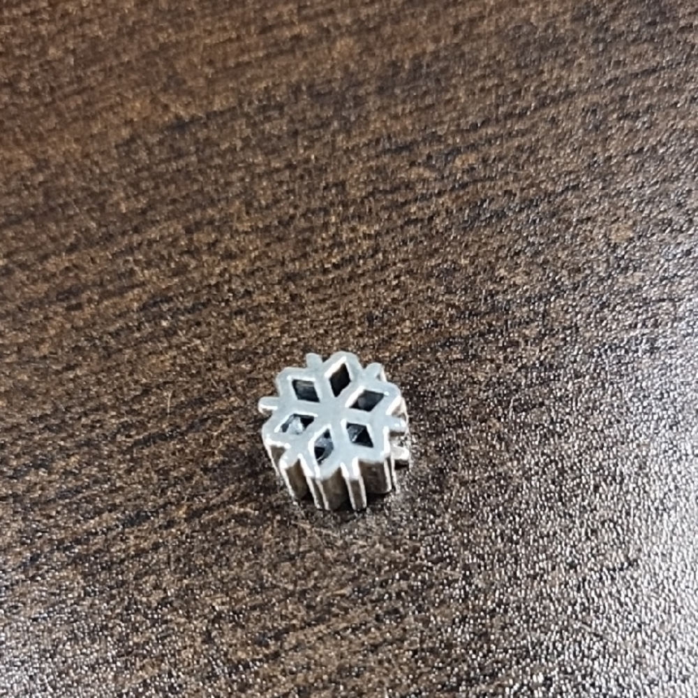 Pandora Silver Brooch Intricate Starburst Design